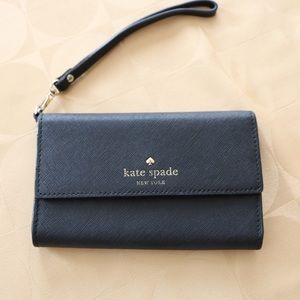 Kate Spade wristlet with phone pocket